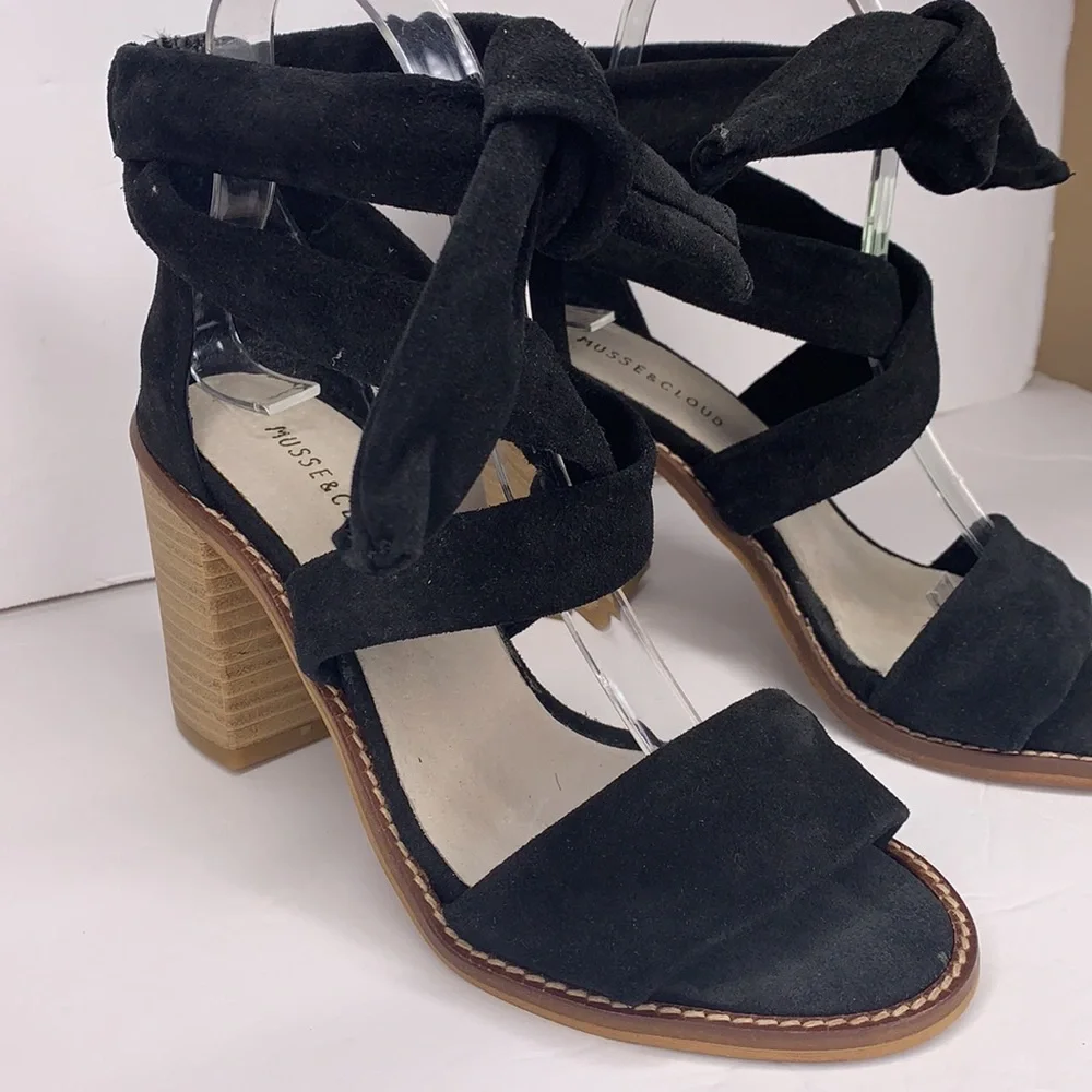 Musse & Cloud Jacy Black Suede Stacked‎ Heels